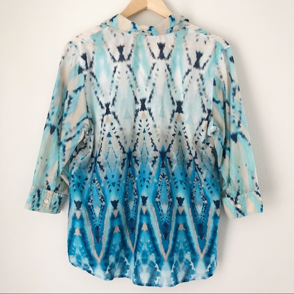 Chico’s Ombré Blue Patterned Top Sz Large. - Picture 7 of 10